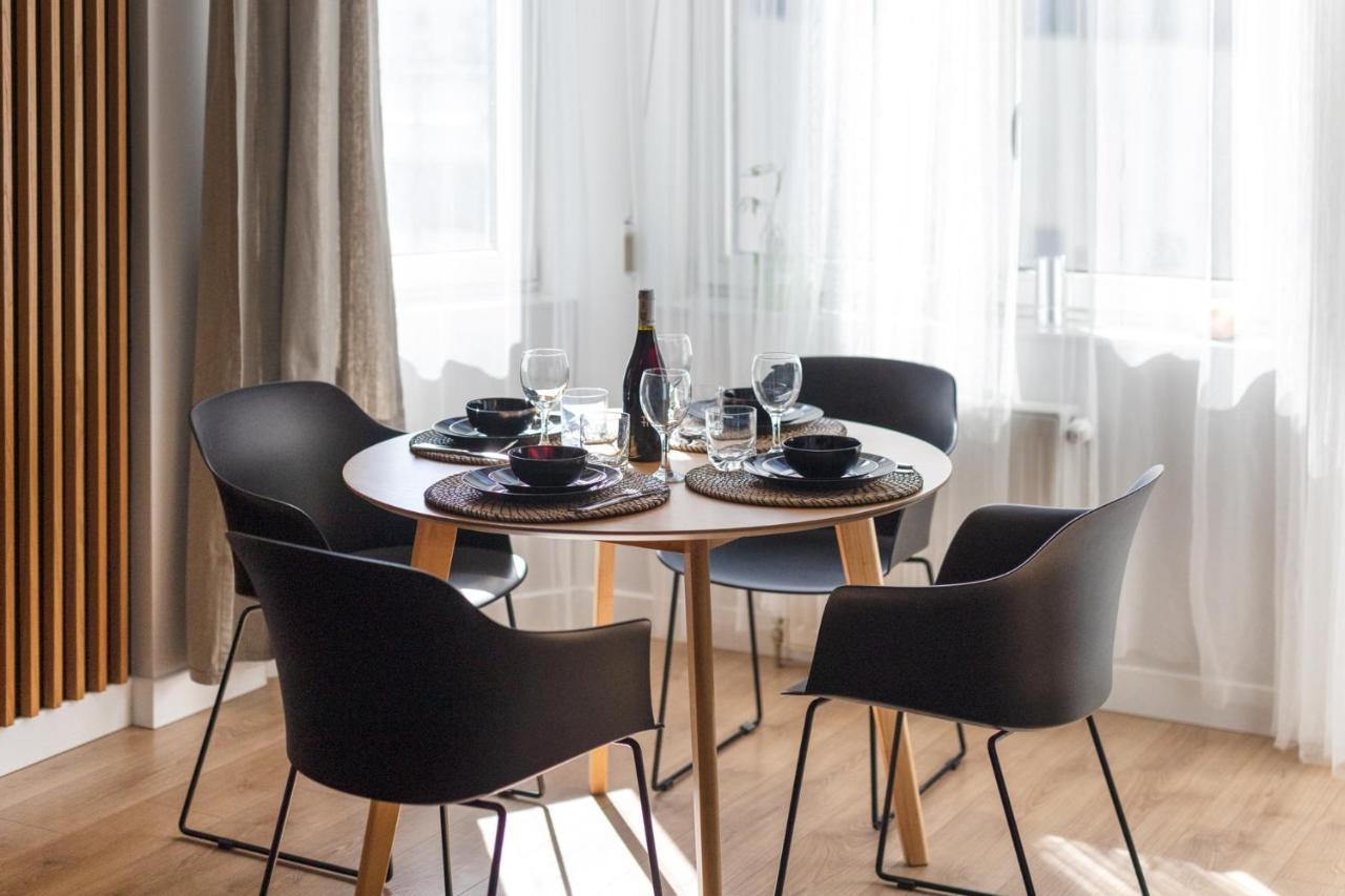Stylowy Apartament Z Pieknym Widokiem Na Miasto Varşovia Exterior foto